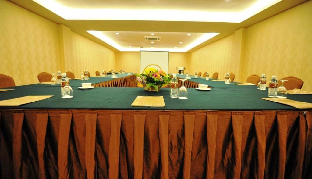 11@Century Hotel Johor Bahru Eksteriør billede
