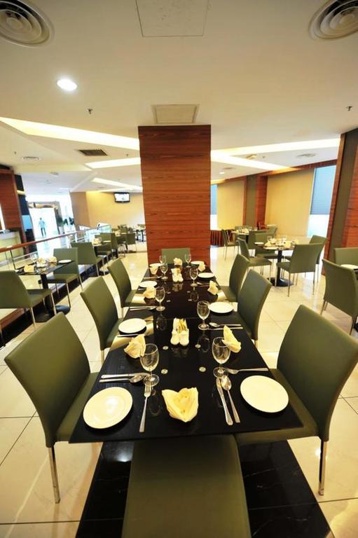 11@Century Hotel Johor Bahru Eksteriør billede